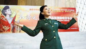 谭晶和这场音乐会的强大班底在深圳音乐厅召开了新闻发布会