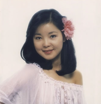 这个造型在当时绝对“黄色”