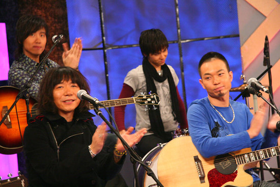 现场演唱