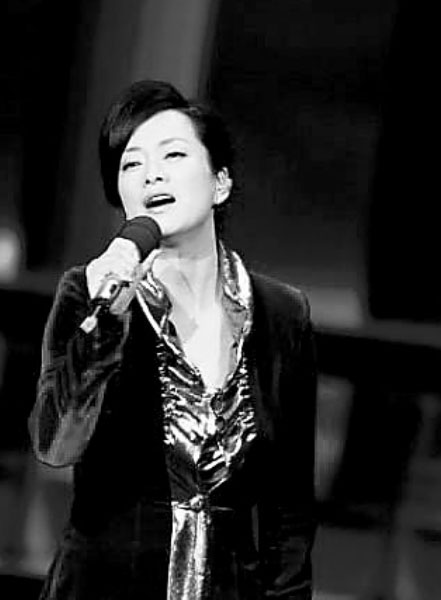 毛阿敏被网友评为今年春晚最牛的独唱者