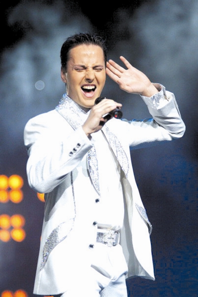 维塔斯美声流行对半劈 唱不同的《青藏高原》