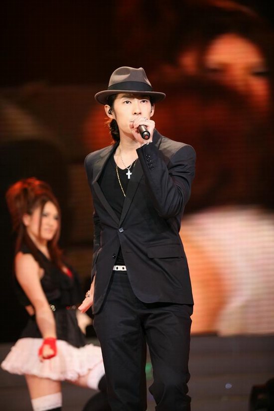 吴克群吴建豪闪耀京城 歌迷送上"天下吴双"