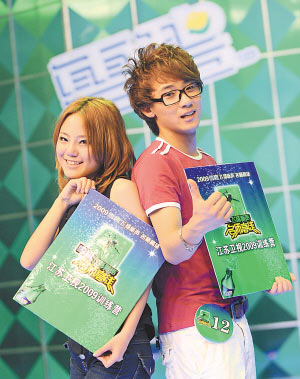 长春赛区两强雒婧伊与王咿(右)