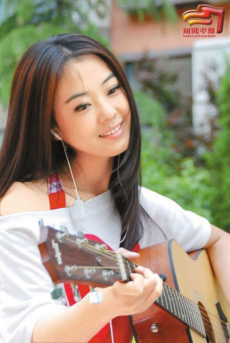 快女原创选手杨梓:突围300强仍唱《零点整》