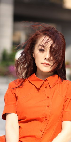 歌手王菲菲海内存知己相伴《天之涯》(图)