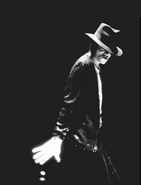 迈克尔·杰克逊的地位、影响都注定了其身后之事不可能风平浪静