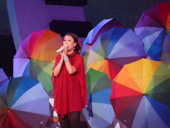 那英和她专属的天价话筒麦克风