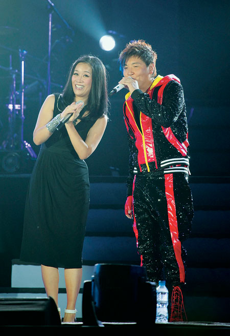 孙楠(右)与那英合唱