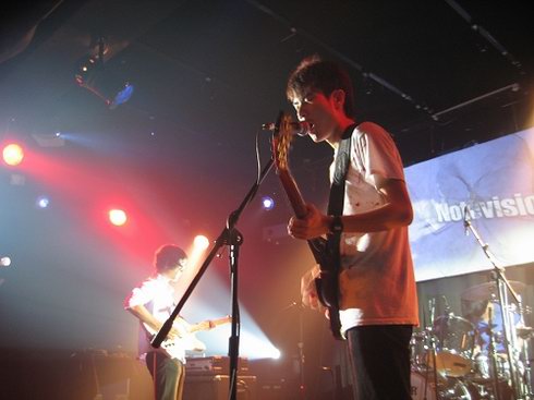 Carsick Cars演出