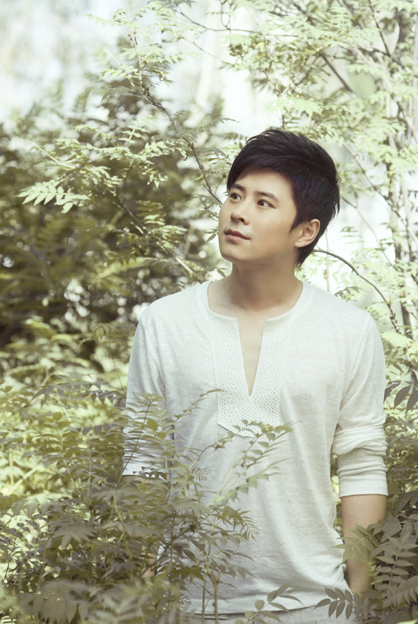 伊洋携手刘子豪 共同打造《当时的我们》