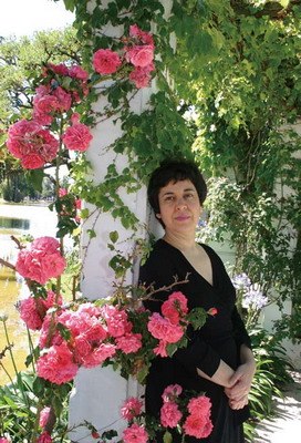 阿根廷女钢琴家米瑞安-康提