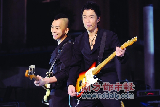 家强（左）和阿Paul