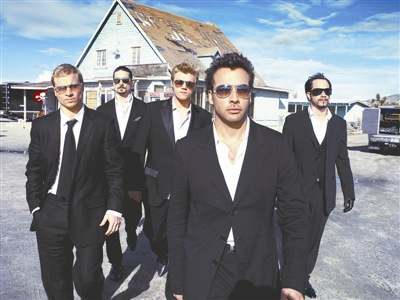 阔别乐坛5年后，2005年，后街男孩以最新专辑《风云再起》杀回乐坛 CFP/供图