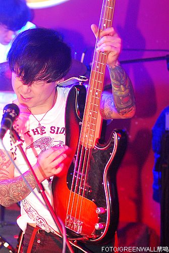 大棒乐队迷你巡演成都站上演狂舞派对(图)