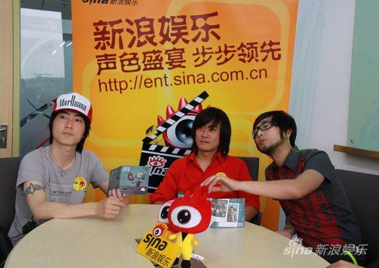 实录:反光镜乐队做客新浪 畅聊新专辑《释你》_手机新浪网