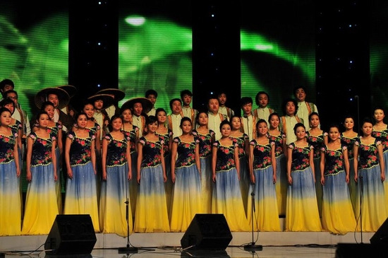 青歌赛原生原态唱法半决赛开锣 贵州选手亮相