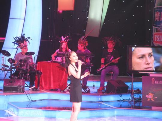 王菲菲演唱《水上花》