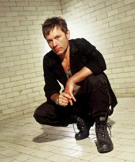 铁娘子主唱bruce dickinson