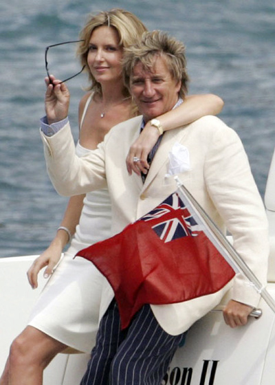 65岁摇滚明星洛史都华宣布妻子怀孕 将八度当爸