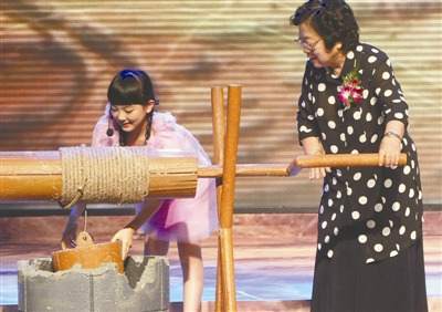 豆豆与恩师王昆