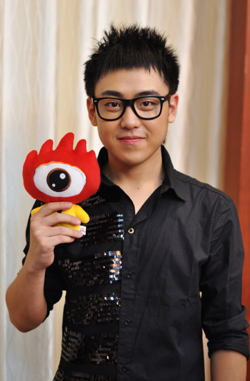 刘心称不叛逆赞李炜实至名归