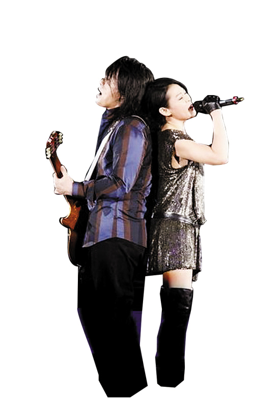 伍佰和刘若英全情投入