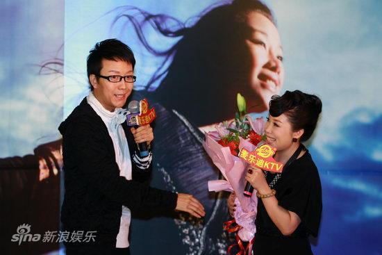 李雨儿打拼13年发首张专辑 李玉刚澄清绯闻