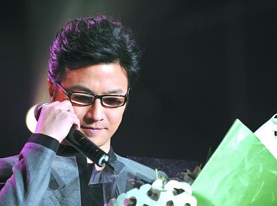 从“禁唱”到和解，汪峰被质疑实为炒作。