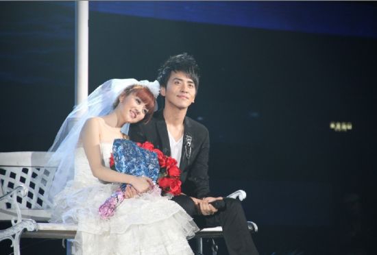 扎西顿珠挑战外景主持人(图)