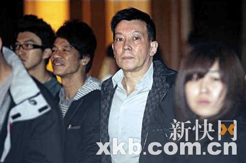 陈冠希爸爸在台下默默支持儿子