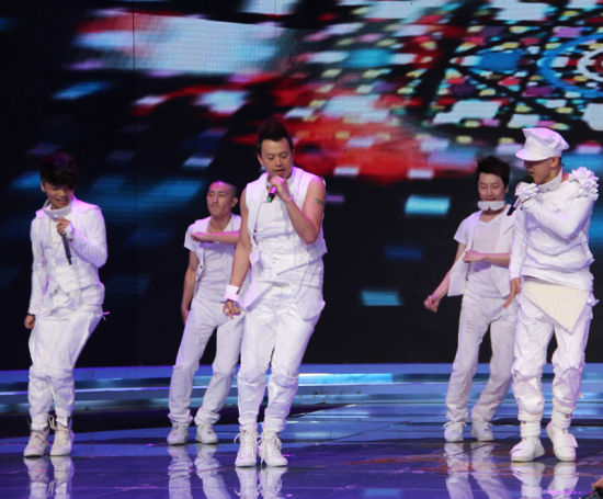 阿里郎环保纸质服装首曝光