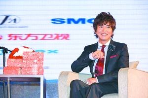 木村拓哉在发布会上独撑场面