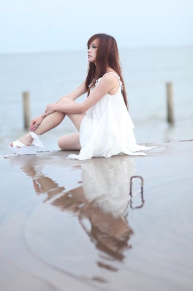 谢容儿同名专辑好评如潮 夺榜单冠军宝座