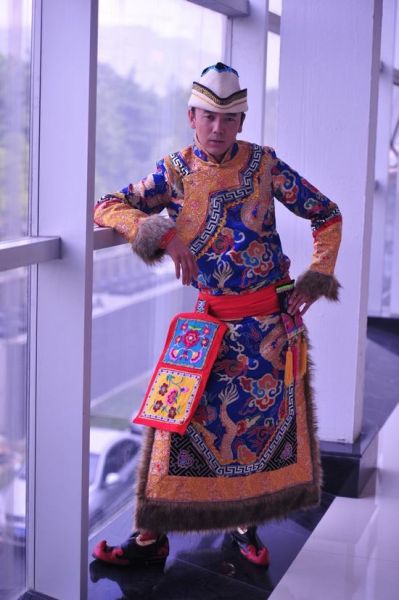 中国藏歌会决赛第四场 裕固族小伙安雪刚秀歌舞