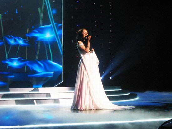 王菲菲"两岸大交流"颁奖礼 再现《水上花》传奇