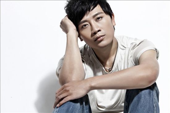 汤子星晋升幸福"星爸" 事业家庭两不误