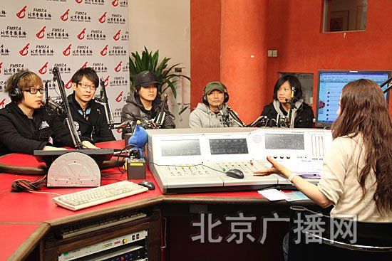 五月天做客《中国歌曲排行榜》直播间