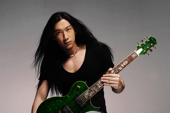 艾克拜尔《埋葬我的爱》首发