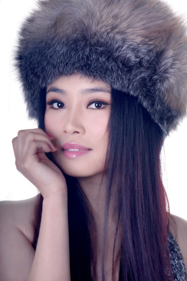 称中国的内地歌坛早就该有适合新民歌歌手发挥的节目和平台,舒婷祝愿