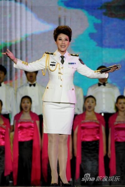 王喆携《发姑》主题曲亮相瑞金红诗会