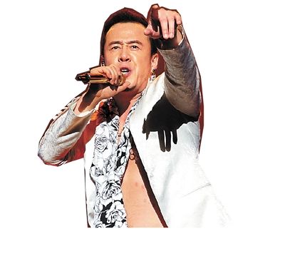 杨坤4日在深圳保利剧院激情演唱