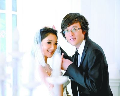 玲花2011年结婚，新郎不是曾毅