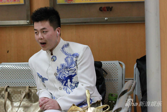 新浪娱乐队民族组晋级选手桑康