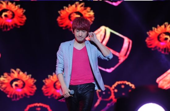 后弦受邀参加牡丹节 与陈奕迅温岚同台