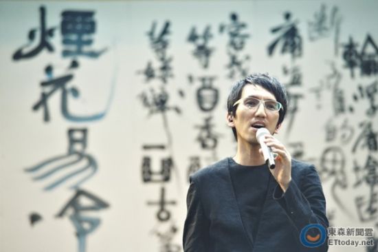 林志炫 烟花易冷 感动方文山获邀献唱 手机新浪网 林志炫 烟花易冷 感动方文山获邀献唱 手机新浪网