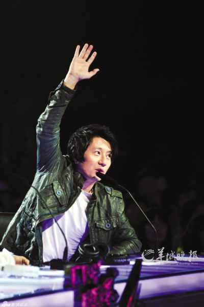 导师席上个性十足