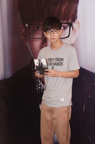 胡夏被追问感情问题