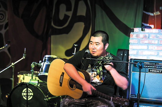 创作了不少民谣作品的宋冬野深受文艺青年喜爱 图/东方IC