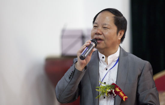 黄河教授教课中