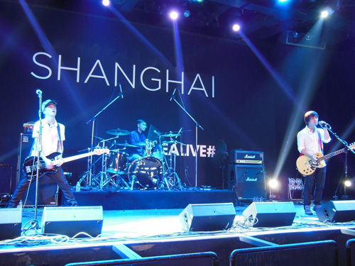 反光镜在表演中